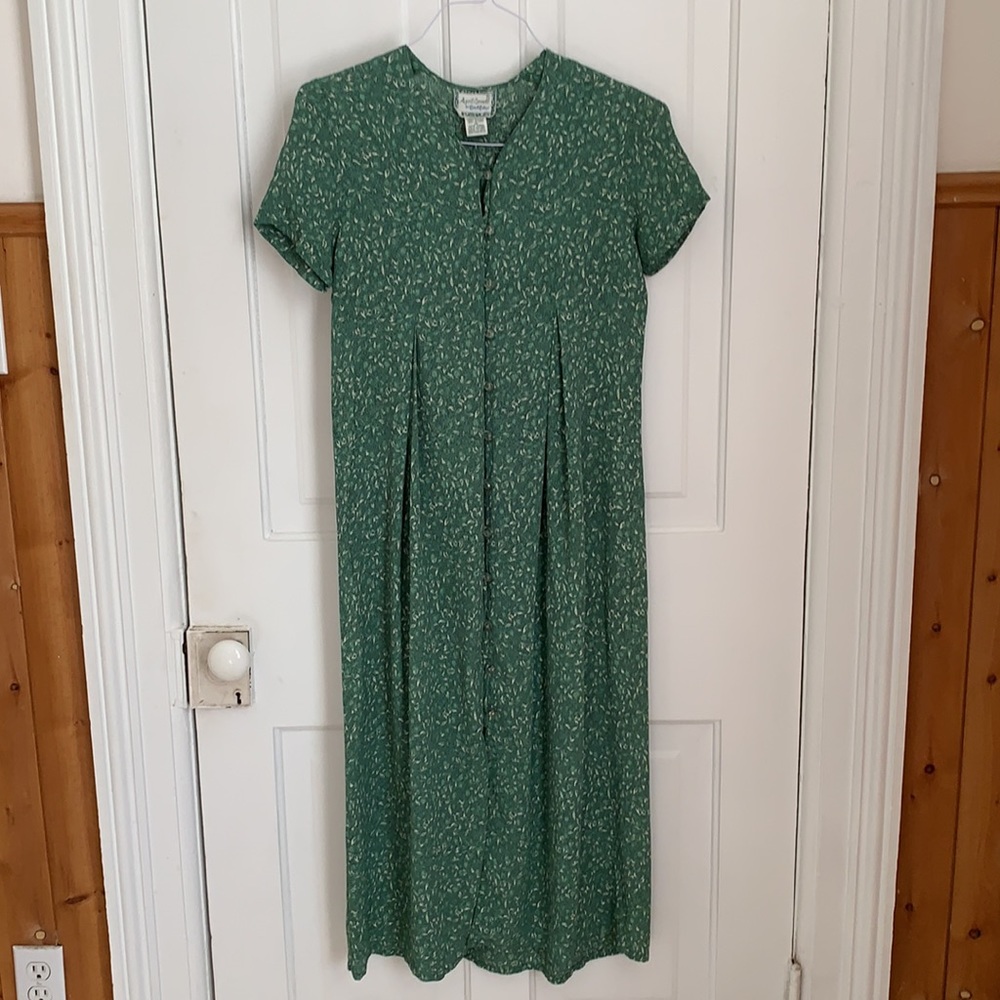 🌽 Vintage eyelet button down dress